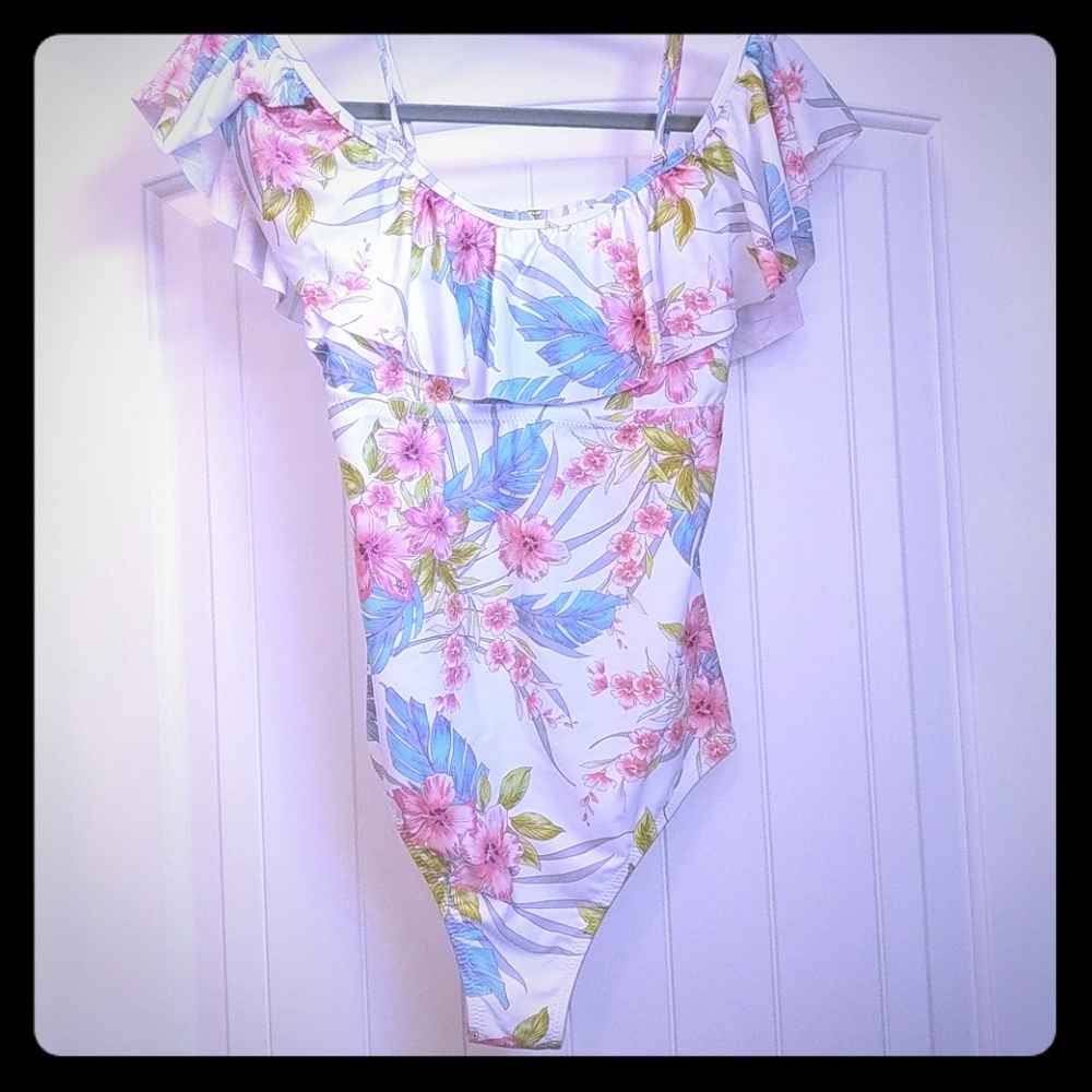 NWT Raisins onepiece off shoulder flutter floral,L